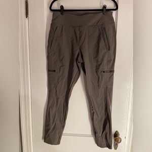 Athleta headlands hybrid cargo pants, gorgeous gray color, size 14
